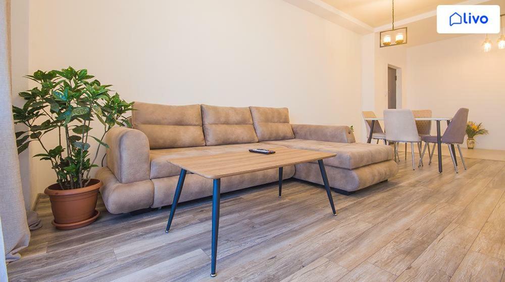 Tikas Home Апартаменты Tbilisi Exteriör bild